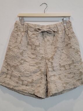NWT Zara Women' Dress Shorts Size M Beige Lace Overlay Elastic Waist